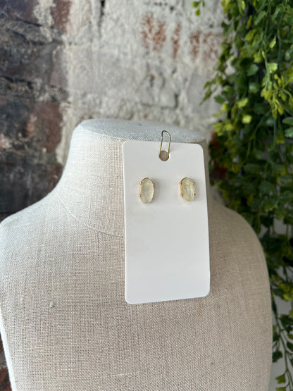 Clara Studs